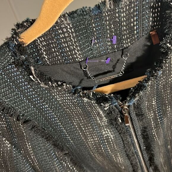 Ellie Tahari METALLIC TWEED BLAZER size S. P2P 18.5โ - Picture 4 of 10